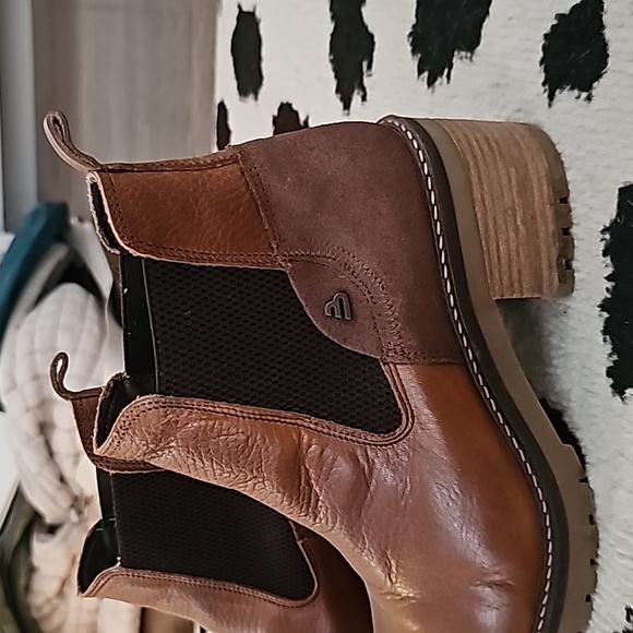 Women's booties - Picture 2 of 3